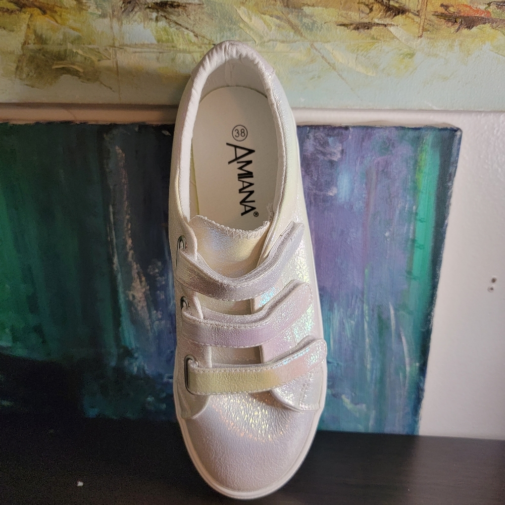 Woman sneakers